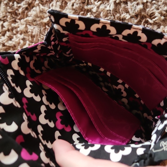 Vera Bradley black purple and white crossbody bag - Picture 7 of 11